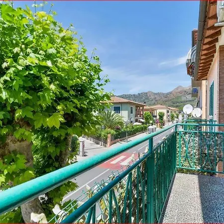 Casa Martina E Ilaria Apartment *